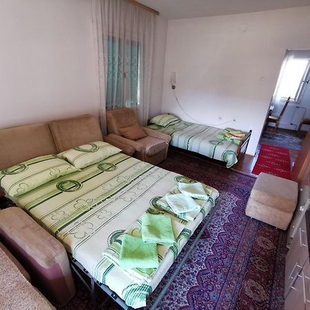 Apartments Domacinstvo Nikolic ヴァリェヴォ エクステリア 写真