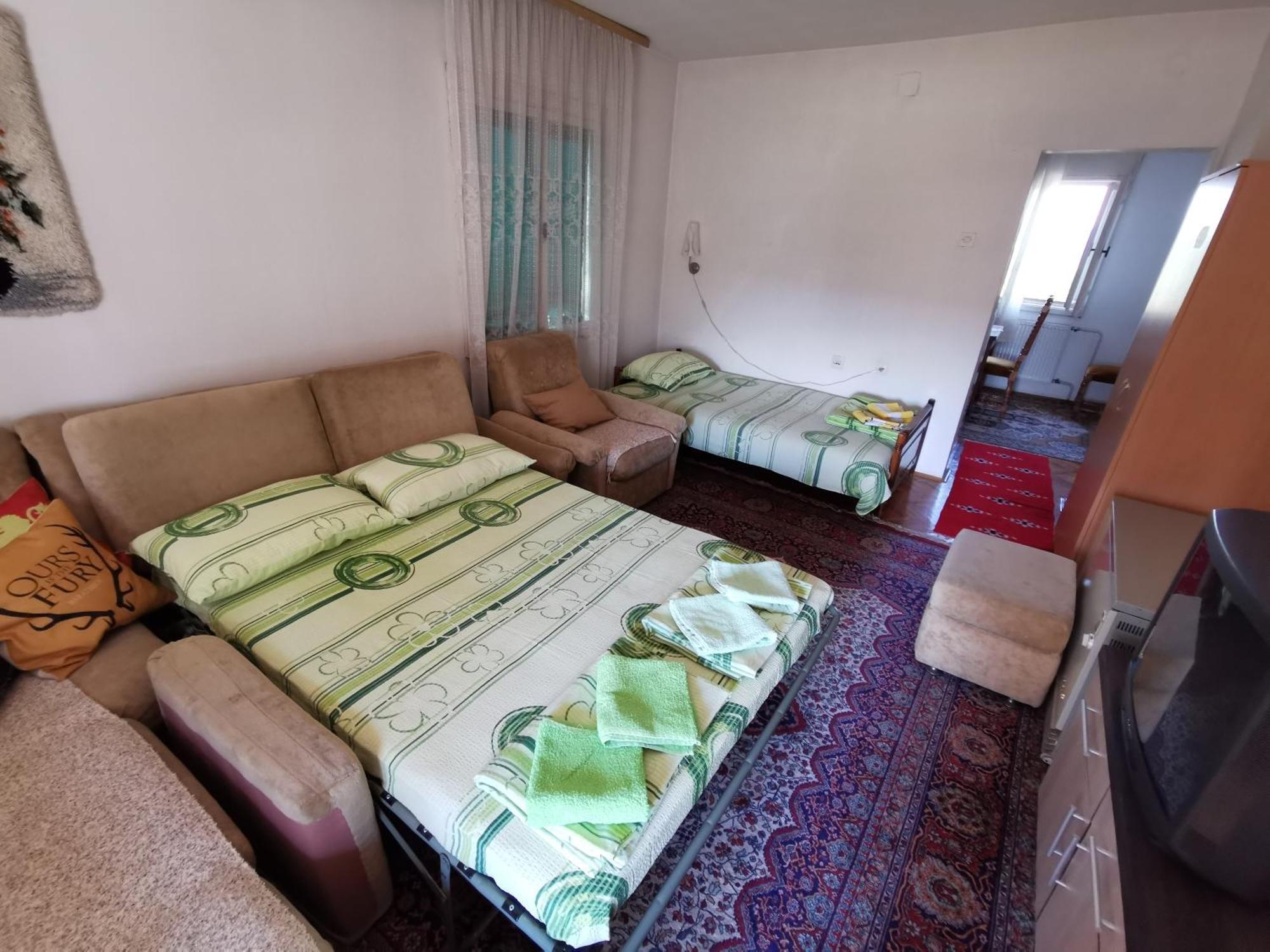 Apartments Domacinstvo Nikolic ヴァリェヴォ エクステリア 写真