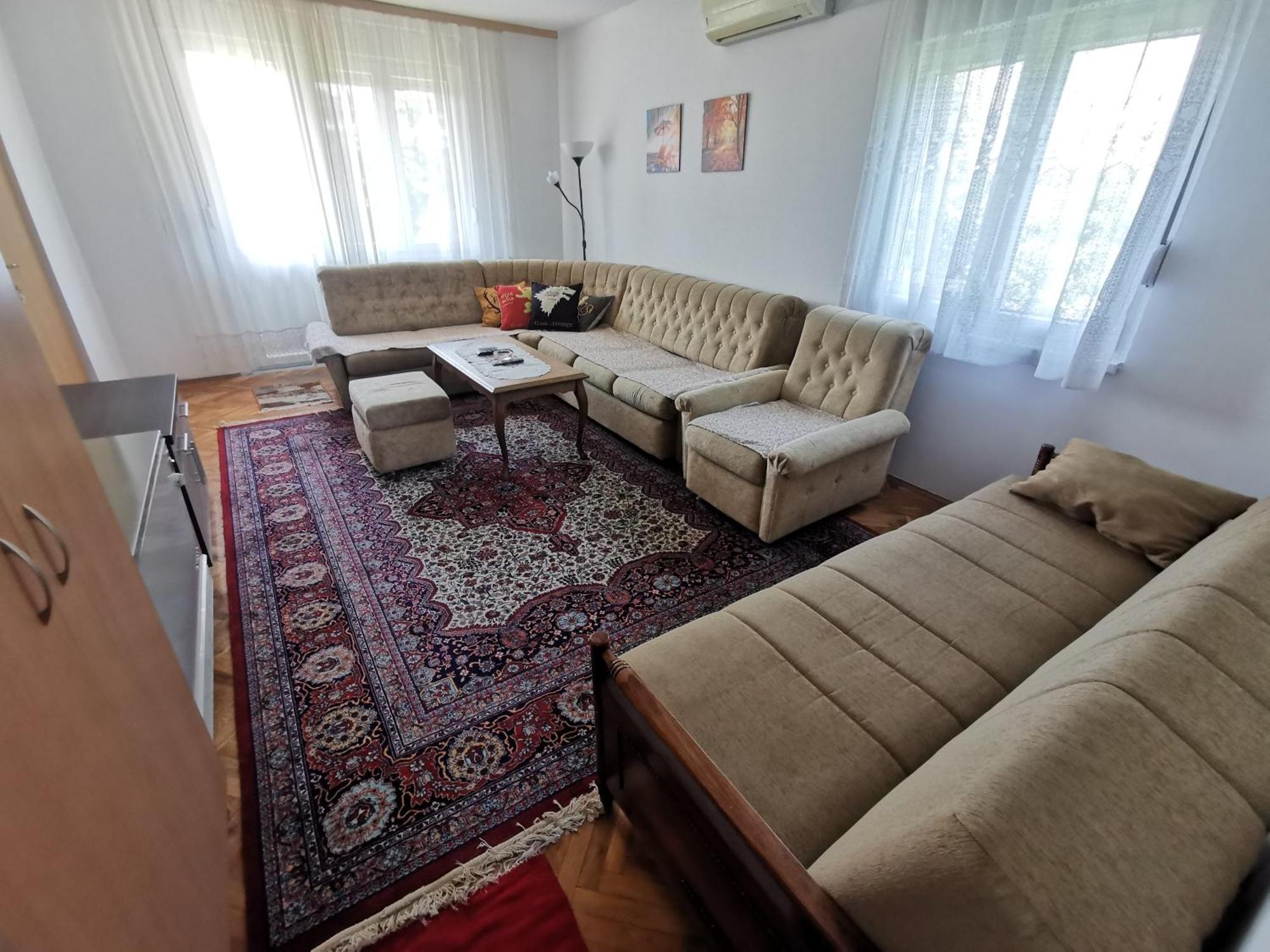 Apartments Domacinstvo Nikolic ヴァリェヴォ エクステリア 写真