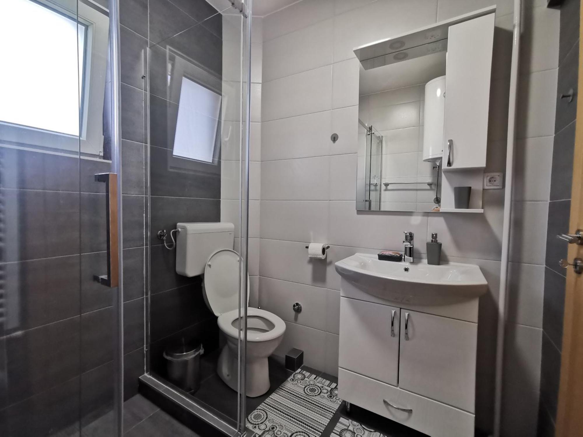 Apartments Domacinstvo Nikolic ヴァリェヴォ エクステリア 写真