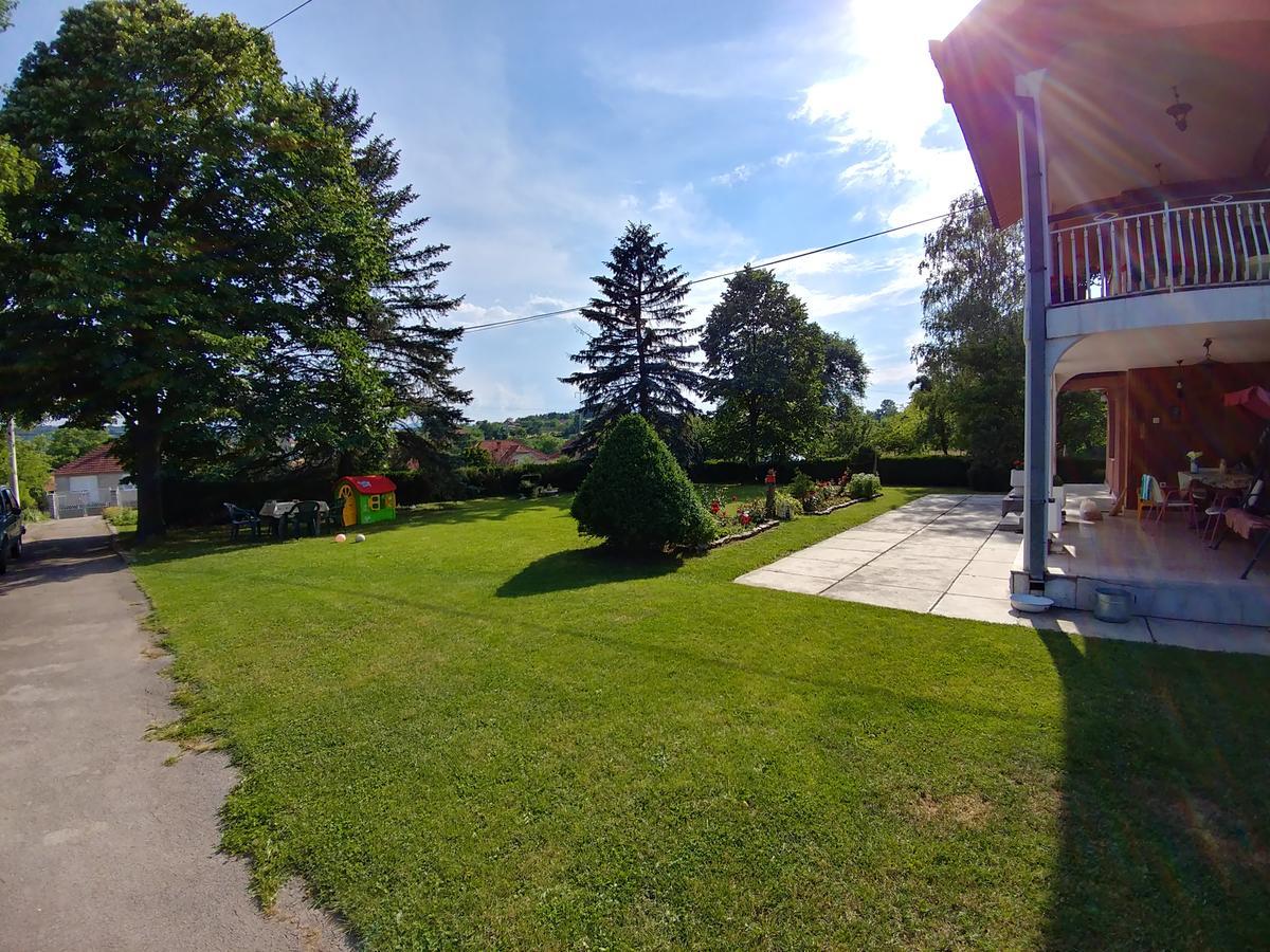 Apartments Domacinstvo Nikolic ヴァリェヴォ エクステリア 写真